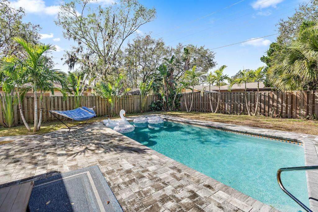 Florida Getaway With Backyard Pool Oasis Villa Sarasota Buitenkant foto
